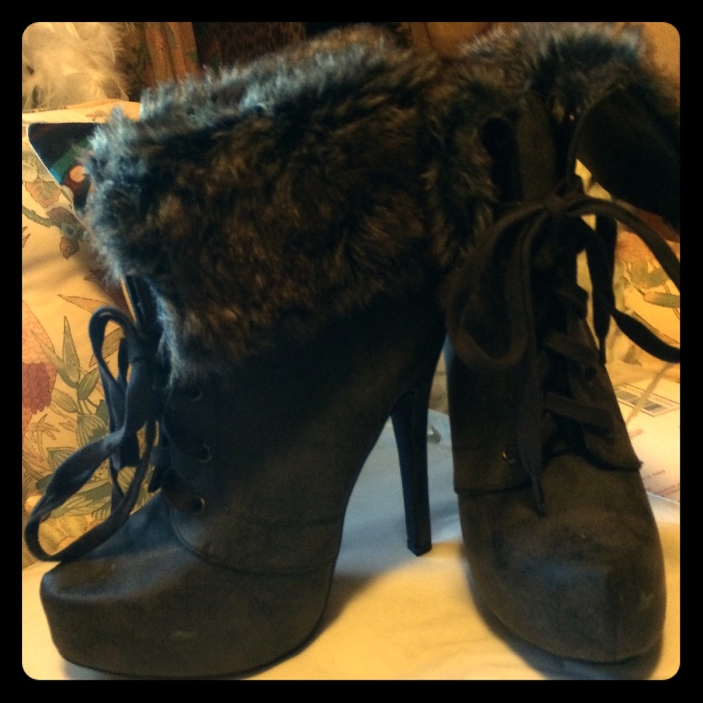 JUST FAB ankle/boot heels size 9